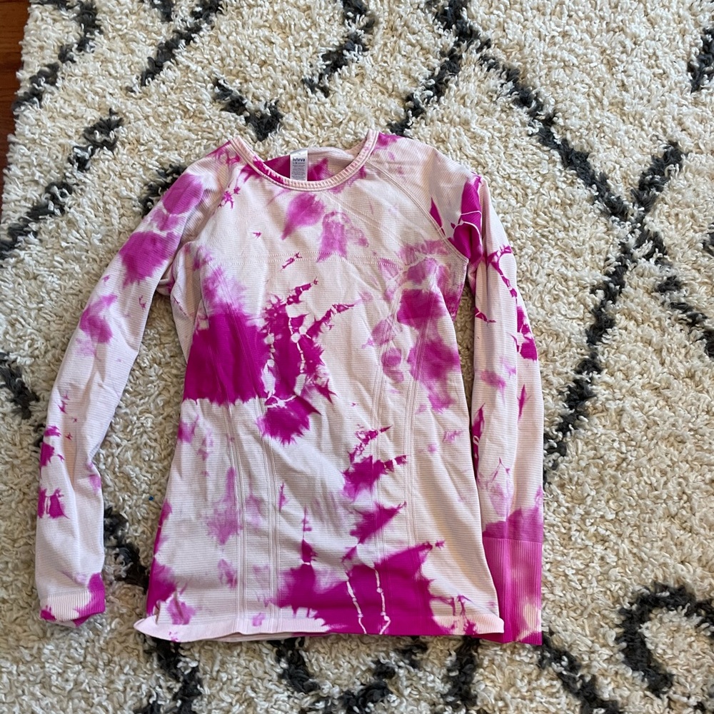 Lulu kids athletic top